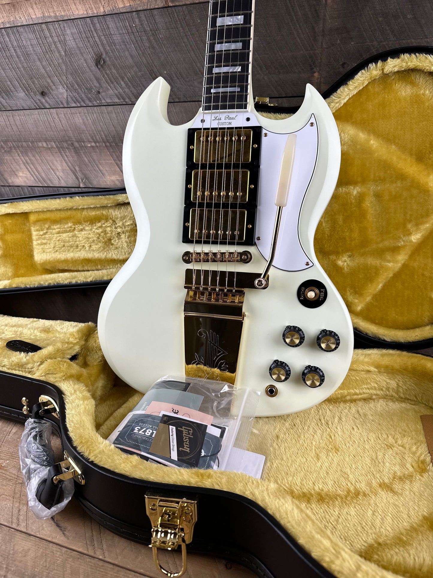 Epiphone 1963 Les Paul SG Custom with Maestro Vibrola - Classic White 24071532110