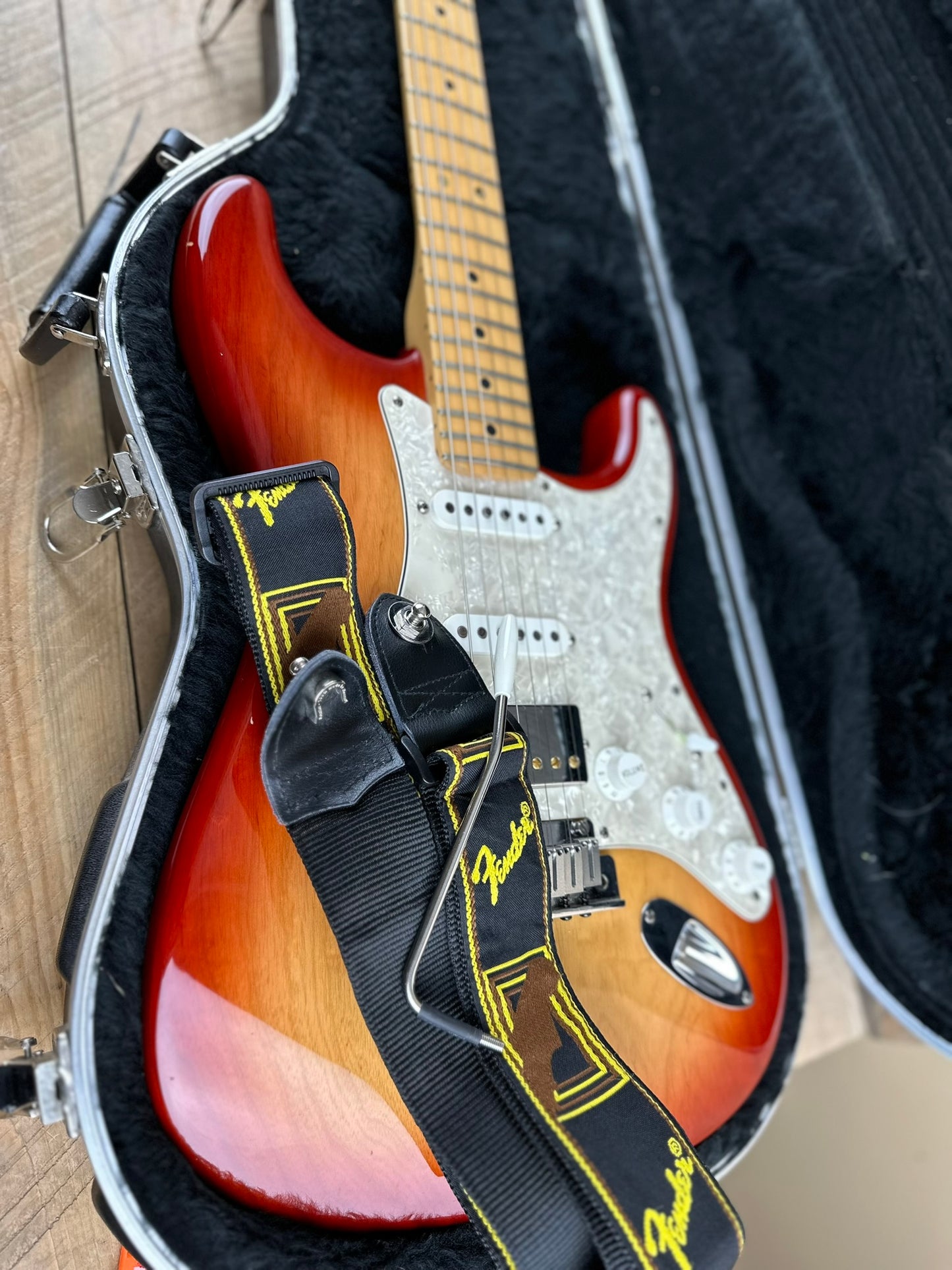 Used 2010 Fender American Standard Stratocaster HSS - Sienna Sunburst