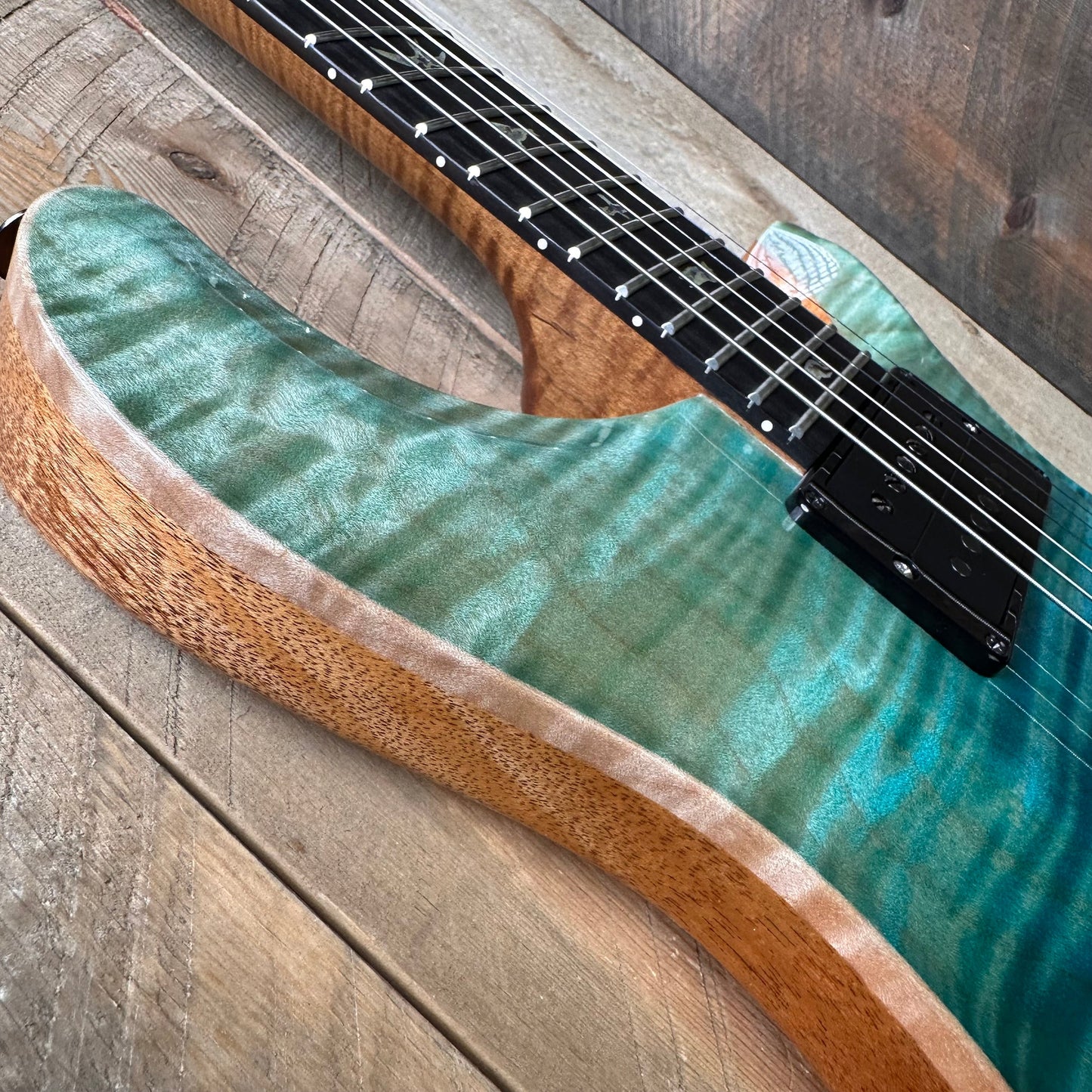 PRS Custom 24 Wood Library Flame Maple 10-Top  Torrefied Maple Neck African Blackwood FB - Blue Fade 363813