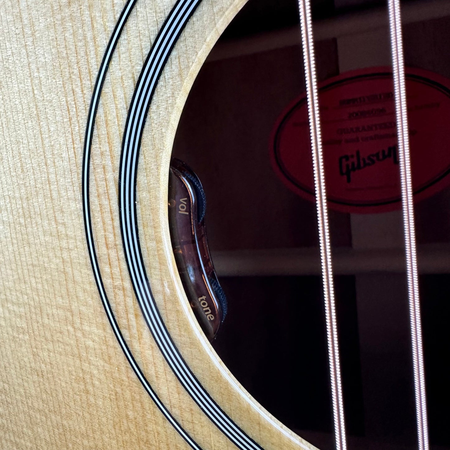 Used Gibson Hummingbird Original Acoustic-Electric Guitar - Antique Natural 20084096 Shop Display