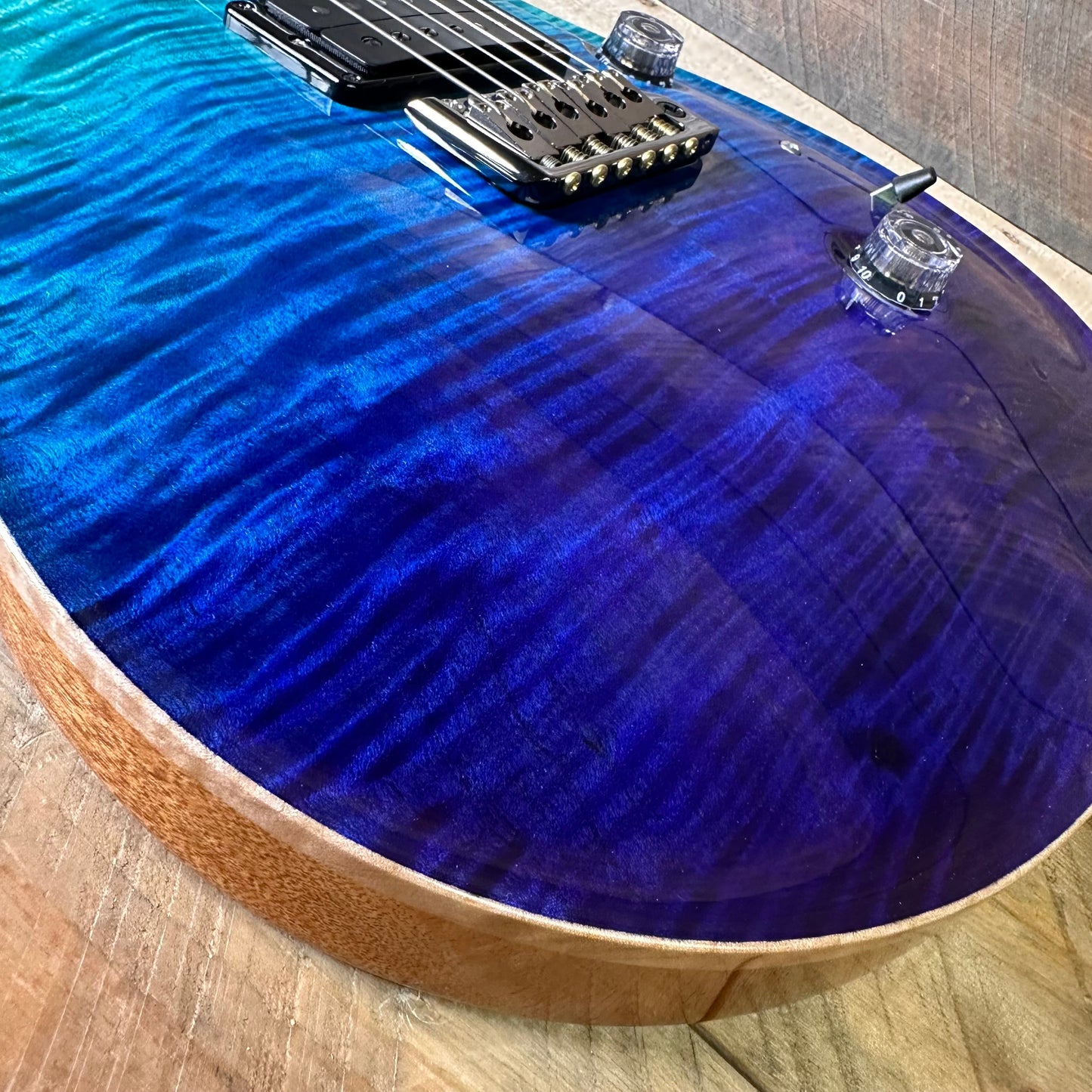 PRS Custom 24 Wood Library Flame Maple 10-Top  Torrefied Maple Neck African Blackwood FB - Blue Fade 363813