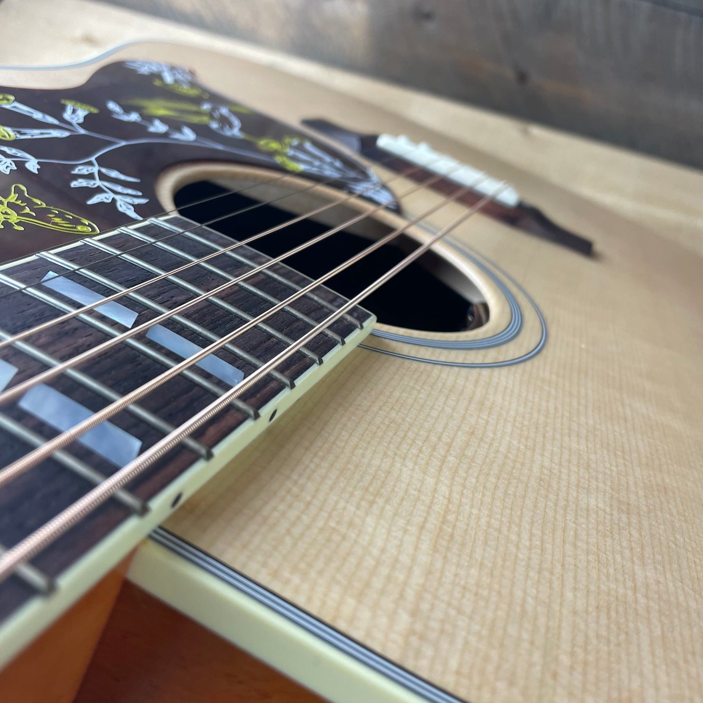 Used Gibson Hummingbird Faded Acoustic-Electric Guitar - Antique Natural 20873039 Shop Display