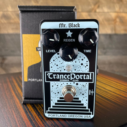 Mr. Black TrancePortal Throwback Special Shimmer Echo Pedal