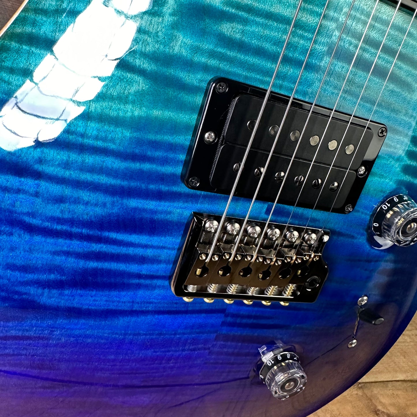 PRS Custom 24 Wood Library Flame Maple 10-Top  Stained Maple Neck Swamp Ash Back - Blue Fade 363699