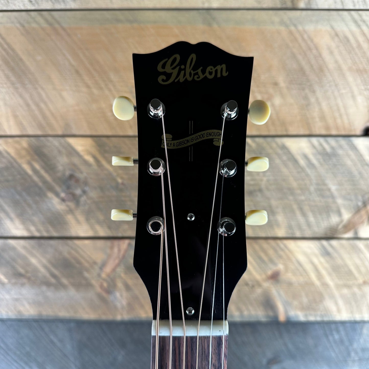 Used Gibson Custom Shop 1942 Banner LG-2 Acoustic Guitar - Vintage Sunburst 20284056 Shop Display