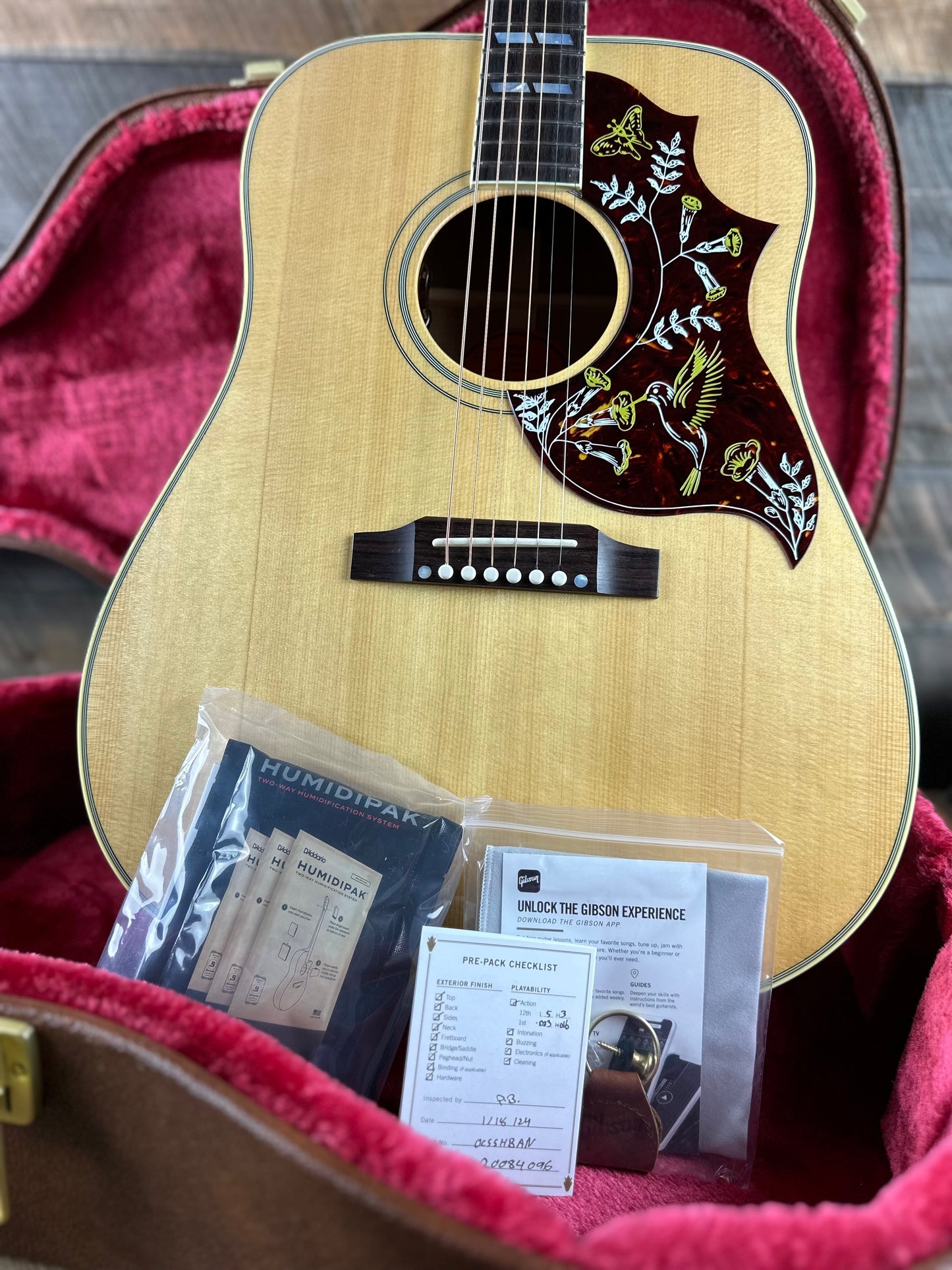 Used Gibson Hummingbird Original Acoustic-Electric Guitar - Antique Natural 20084096 Shop Display