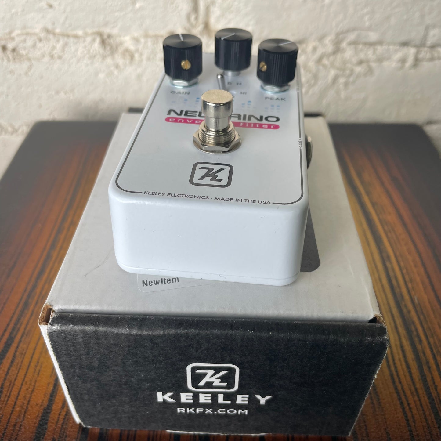 Keeley Neutrino V2 Envelope Filter in Box