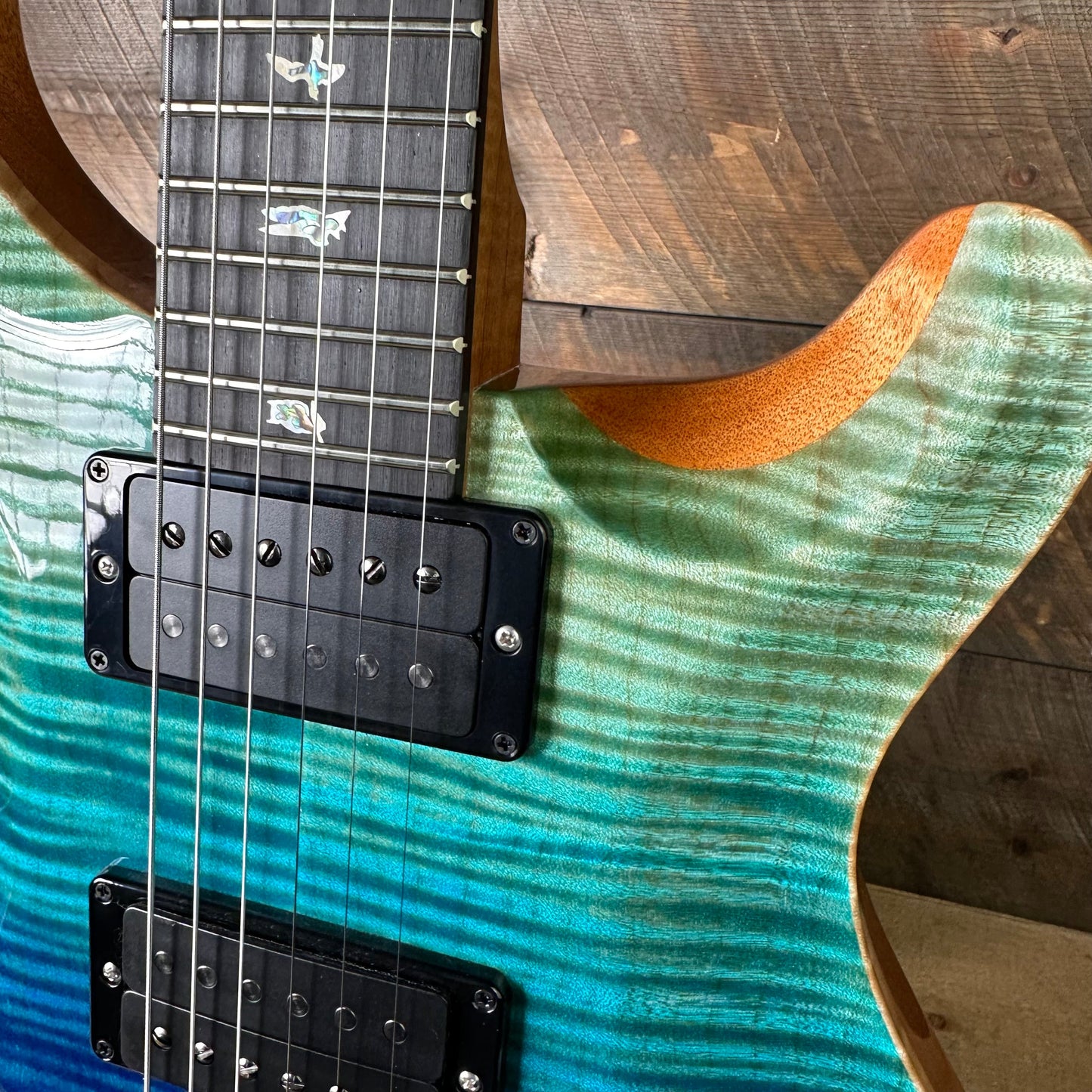 PRS Custom 24 Wood Library Flame Maple 10-Top  Torrefied Maple Neck African Blackwood FB - Blue Fade 363813