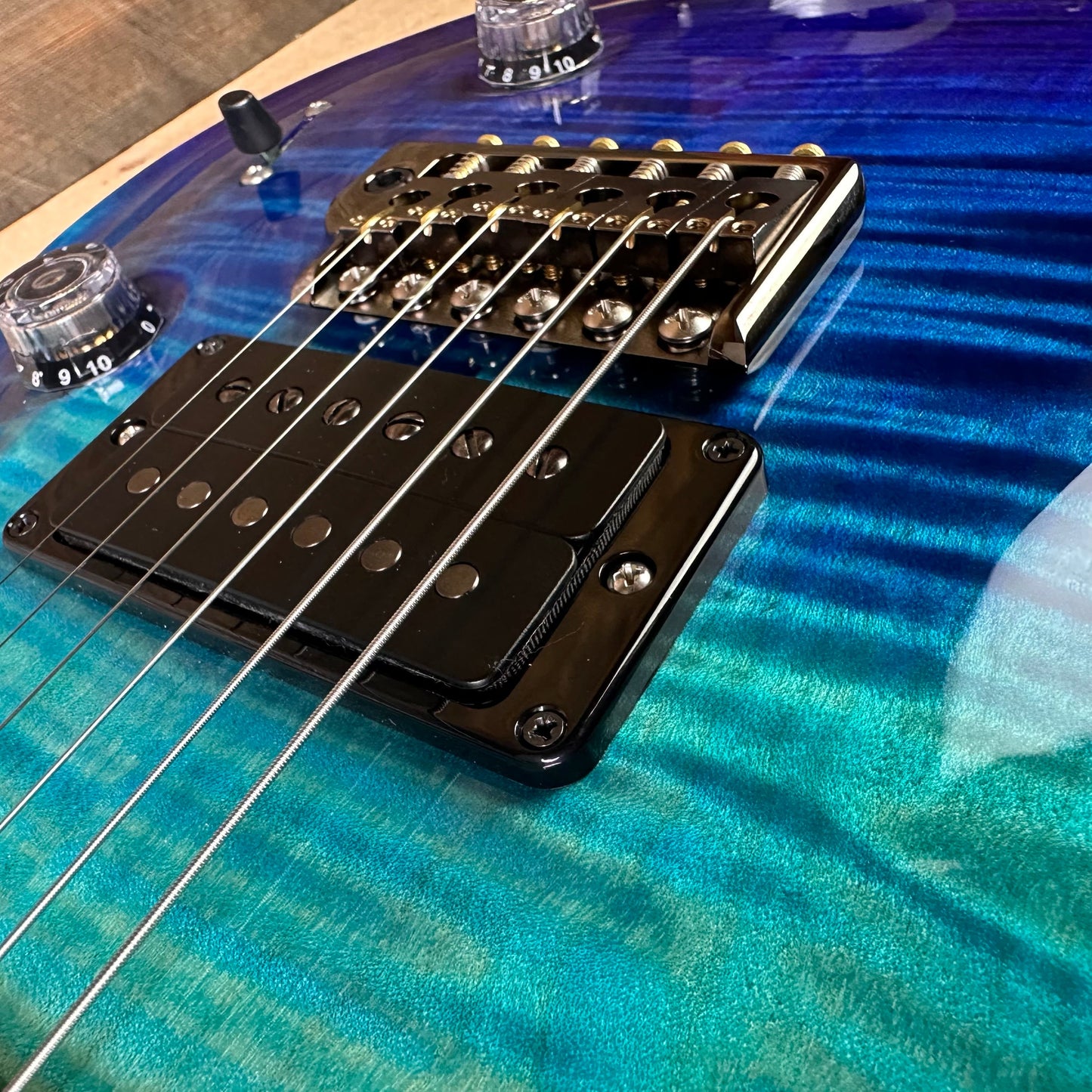 PRS Custom 24 Wood Library Flame Maple 10-Top  Stained Maple Neck Swamp Ash Back - Blue Fade 363699