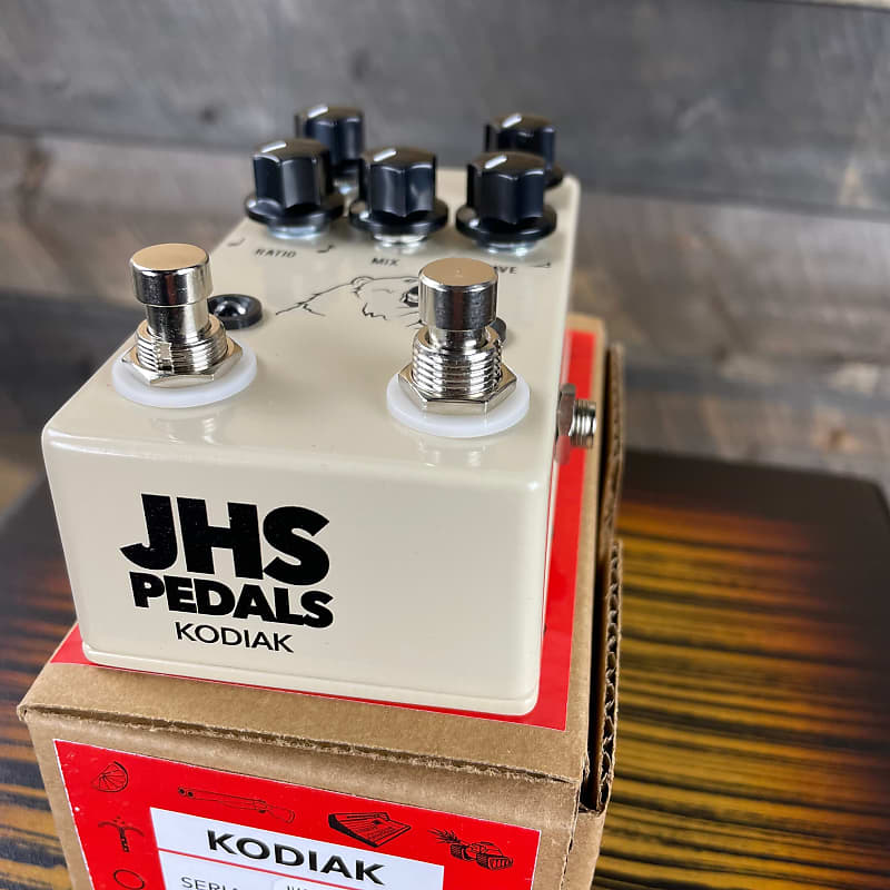 Used JHS Kodiak Tremolo Pedal