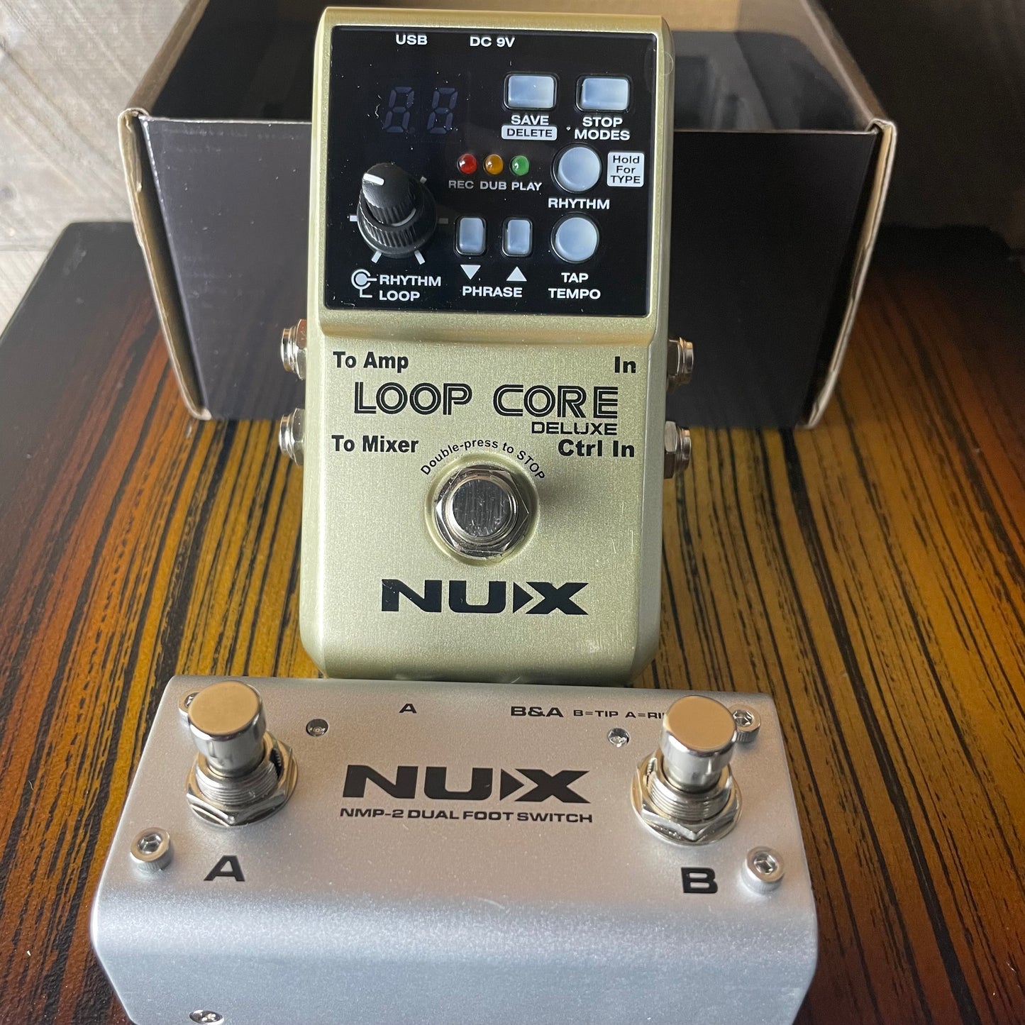 NuX Loop Core Deluxe with NMP-2 Dual Footswitch 2018 - Present - Silver