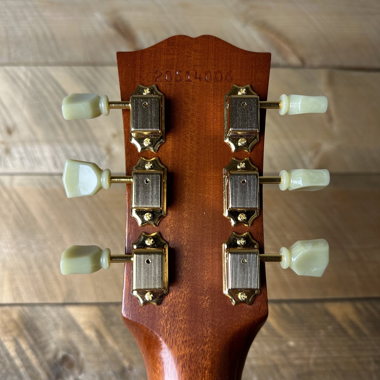 Used Gibson Custom Shop 1960 Hummingbird Fixed Bridge Acoustic - Heritage Cherry Sunburst Shop Display