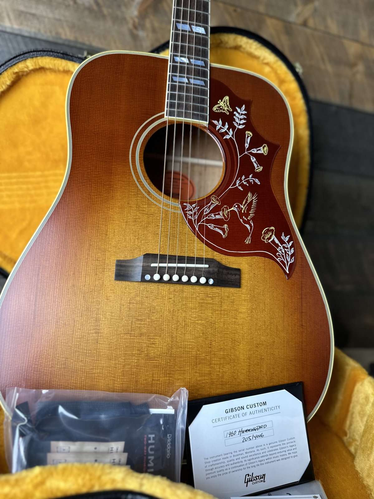 Used Gibson Custom Shop 1960 Hummingbird Fixed Bridge Acoustic - Heritage Cherry Sunburst Shop Display