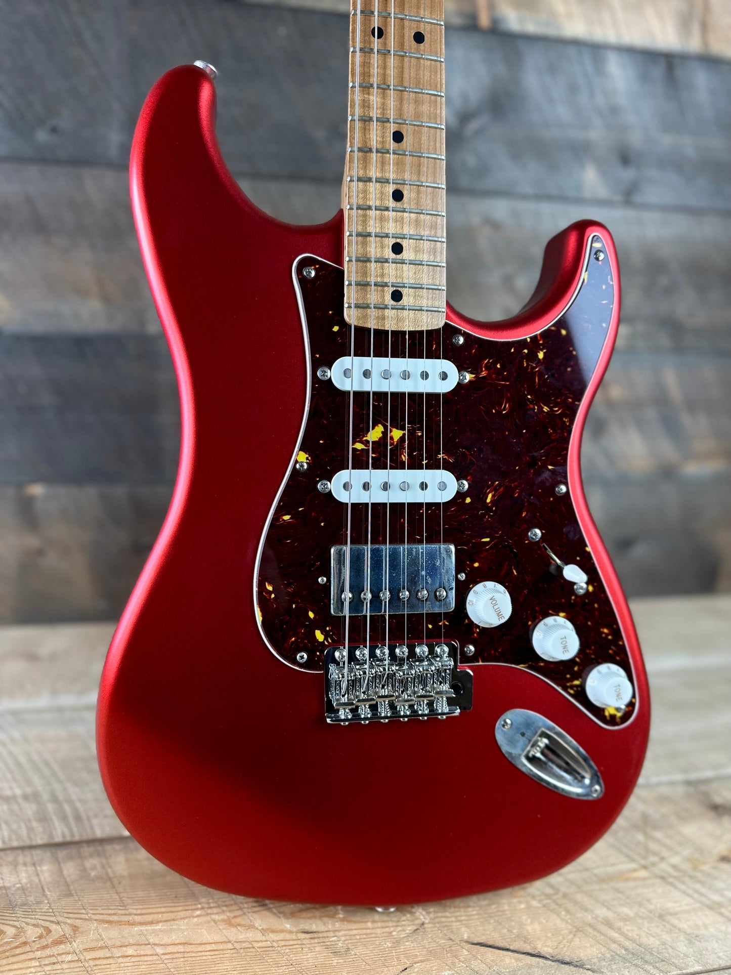 LsL Instruments Saticoy One B HSS Roasted Flame Maple Neck  - Candy Apple Red 6270