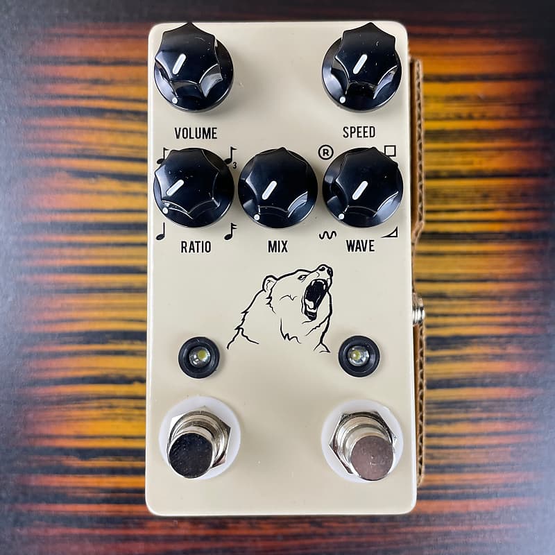 Used JHS Kodiak Tremolo Pedal