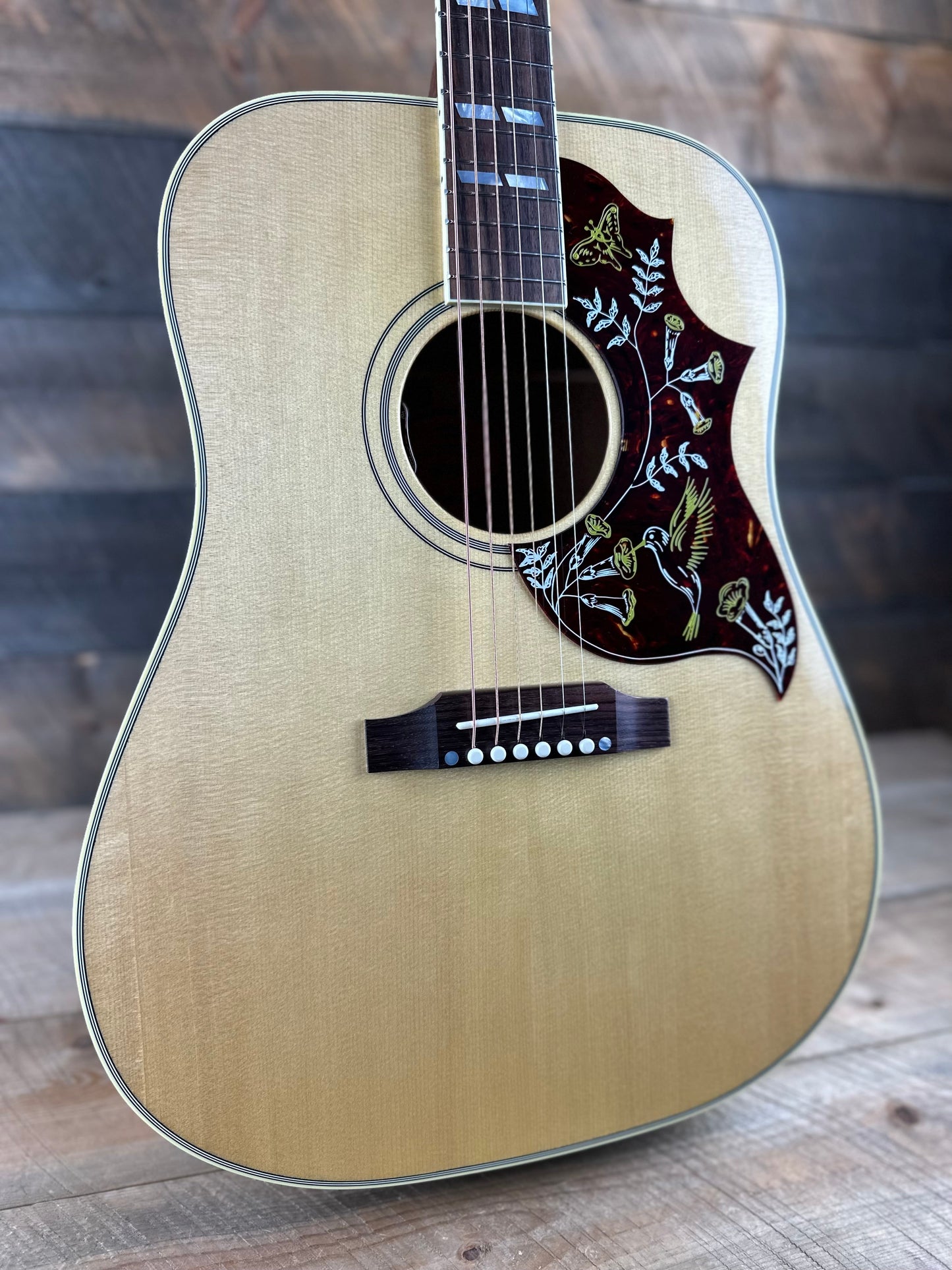 Used Gibson Hummingbird Original Acoustic-Electric Guitar - Antique Natural 23103087 Shop Display