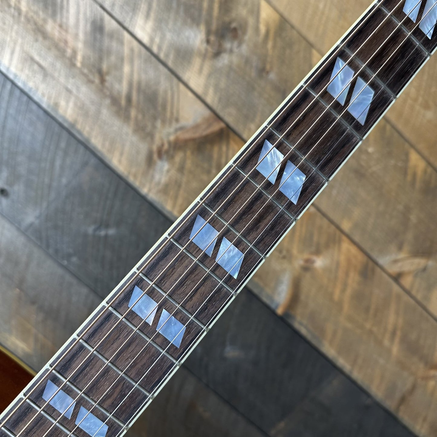 Used Gibson Custom Shop 1960 Hummingbird Fixed Bridge Acoustic - Heritage Cherry Sunburst Shop Display