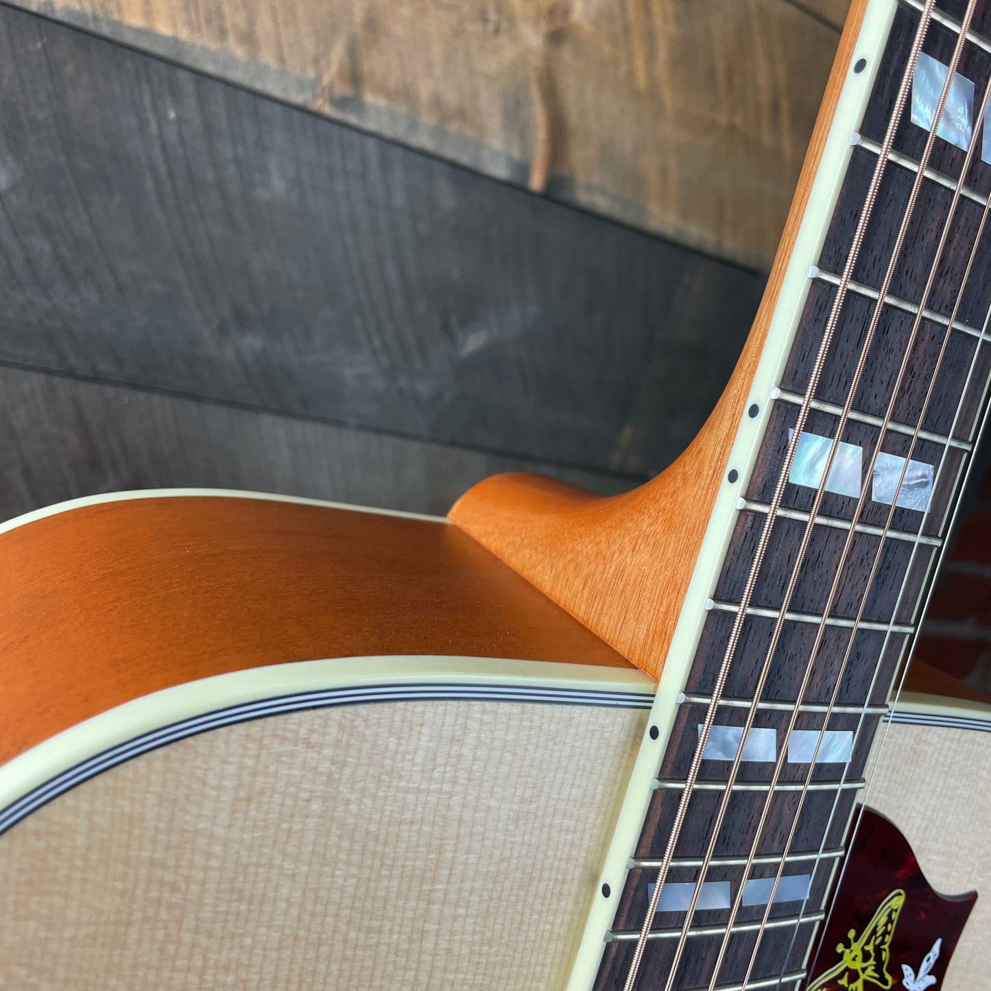 Used Gibson Hummingbird Faded Acoustic-Electric Guitar - Antique Natural 20873039 Shop Display