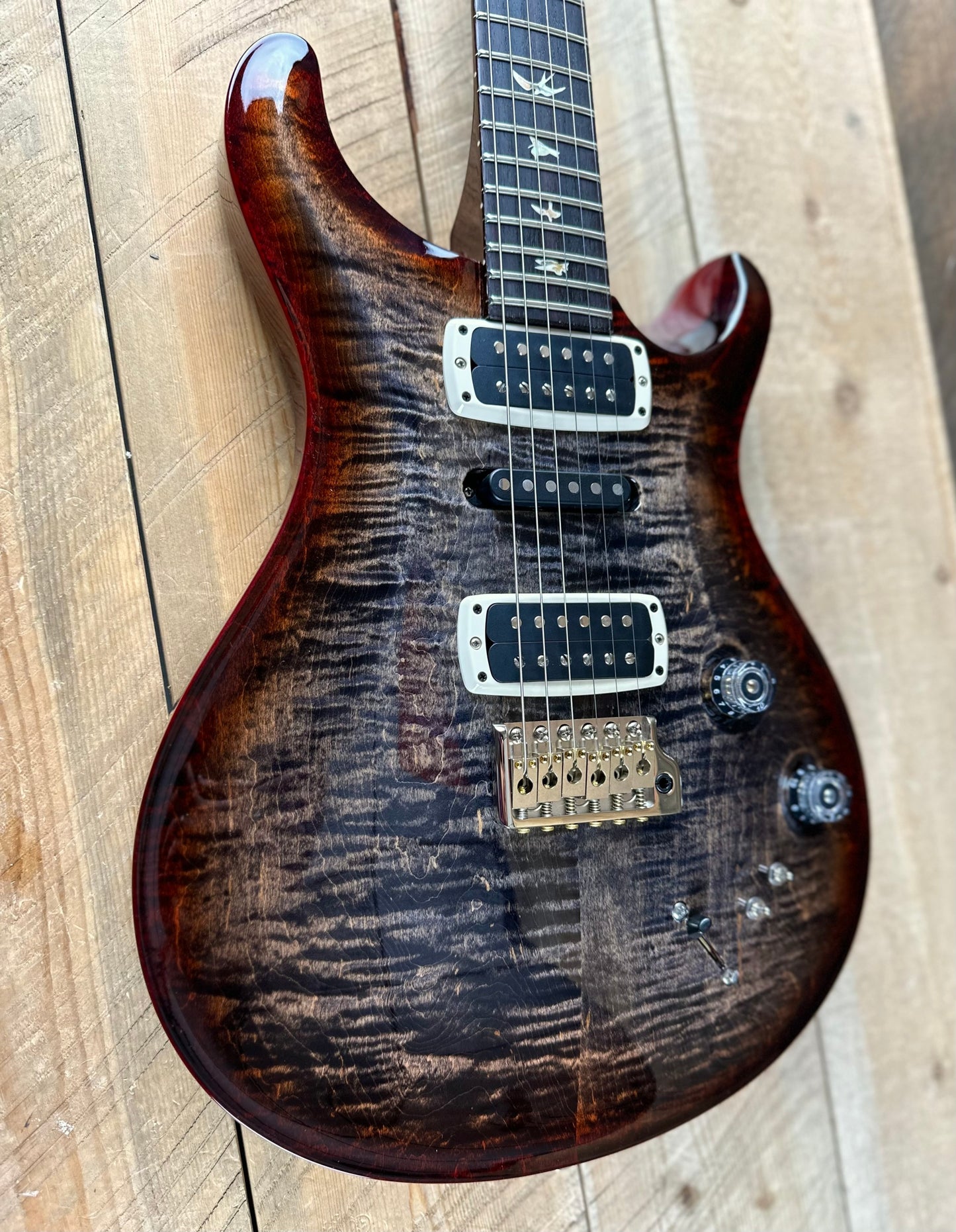 PRS Modern Eagle V Custom Color - Charcoal Cherry Burst 387719