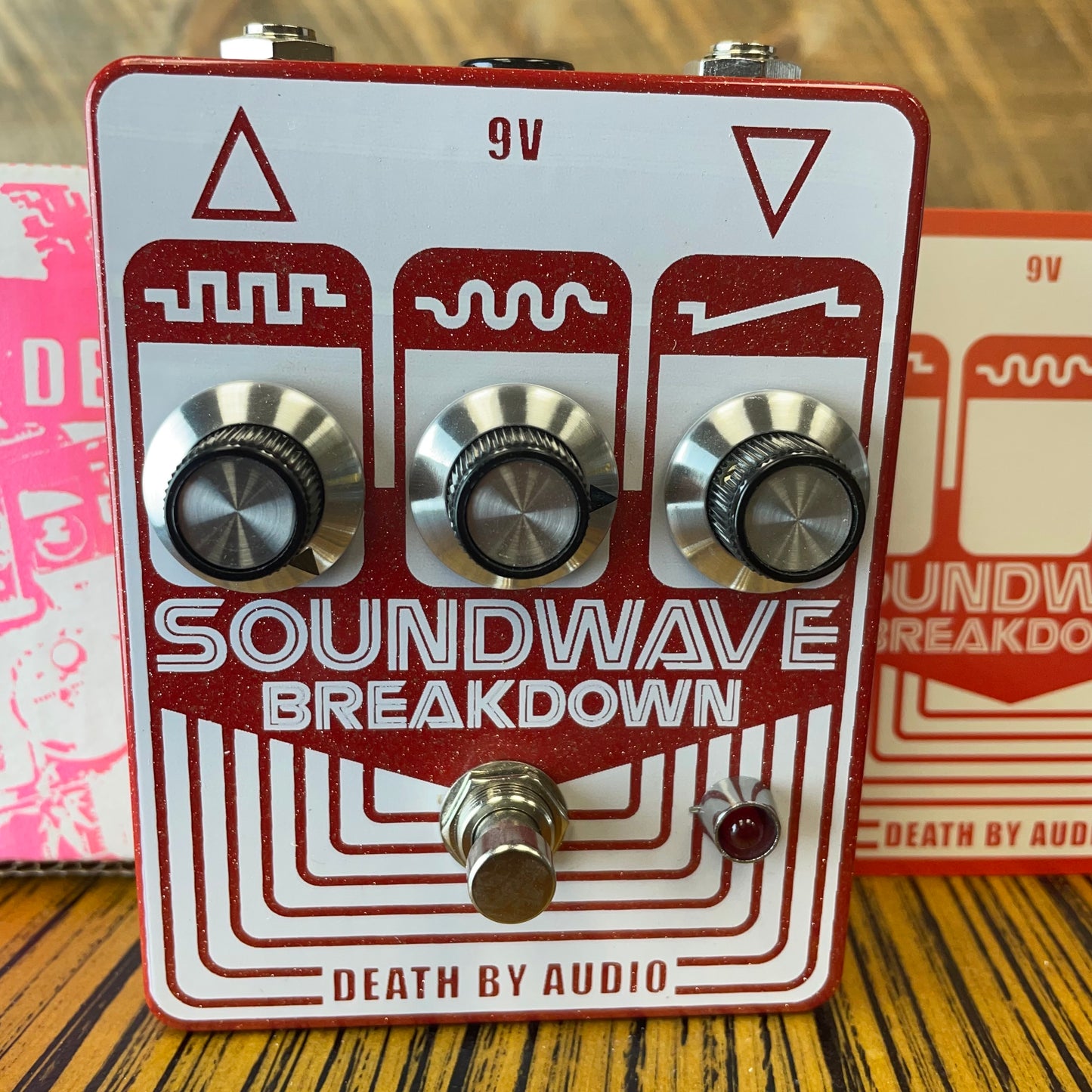 Death By Audio Soundwave Breakdown nos  2010s - Red