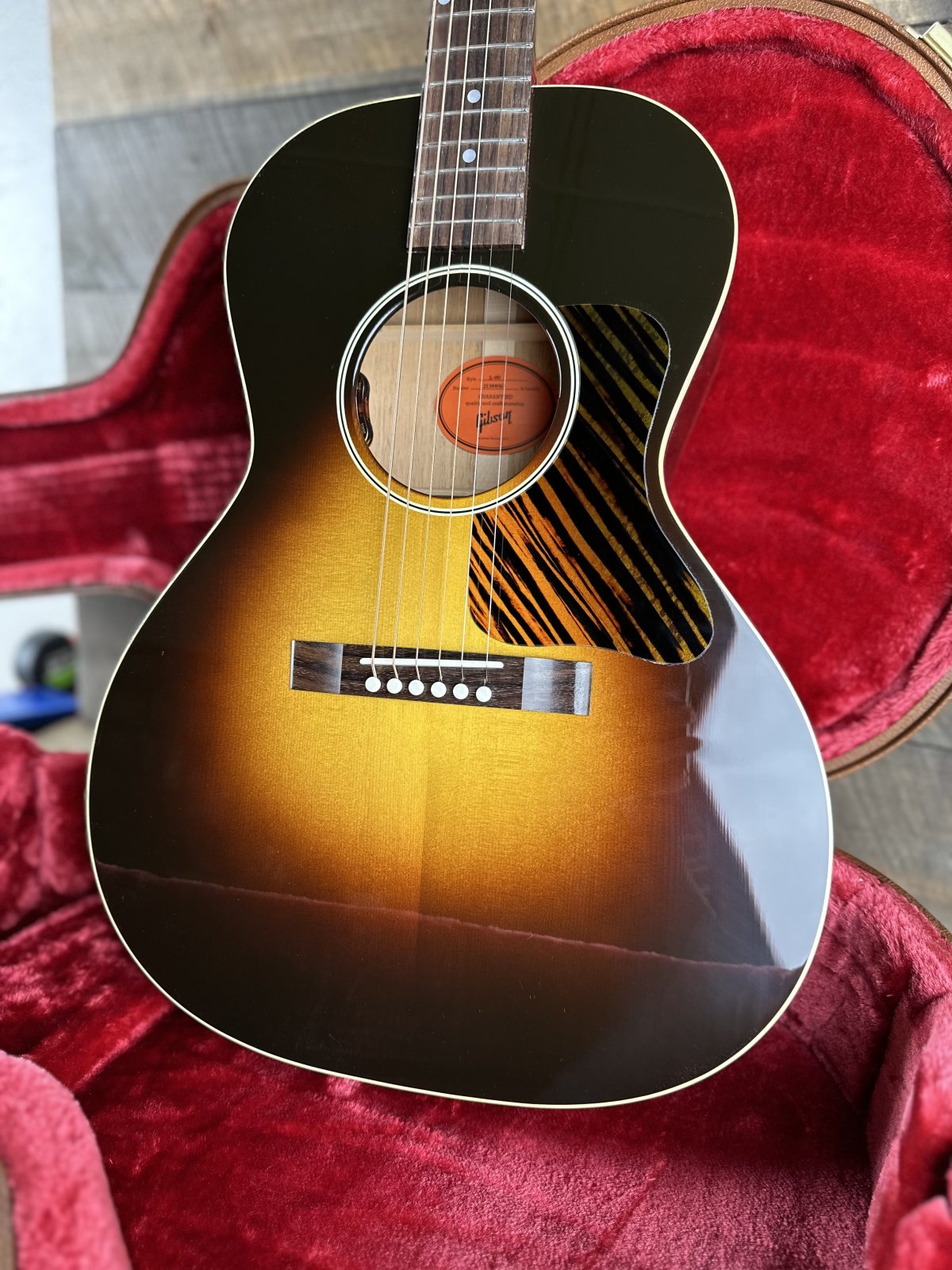 Used Gibson L-00 Original - Vintage Sunburst Shop Display