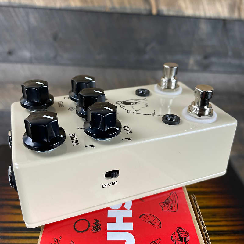 Used JHS Kodiak Tremolo Pedal