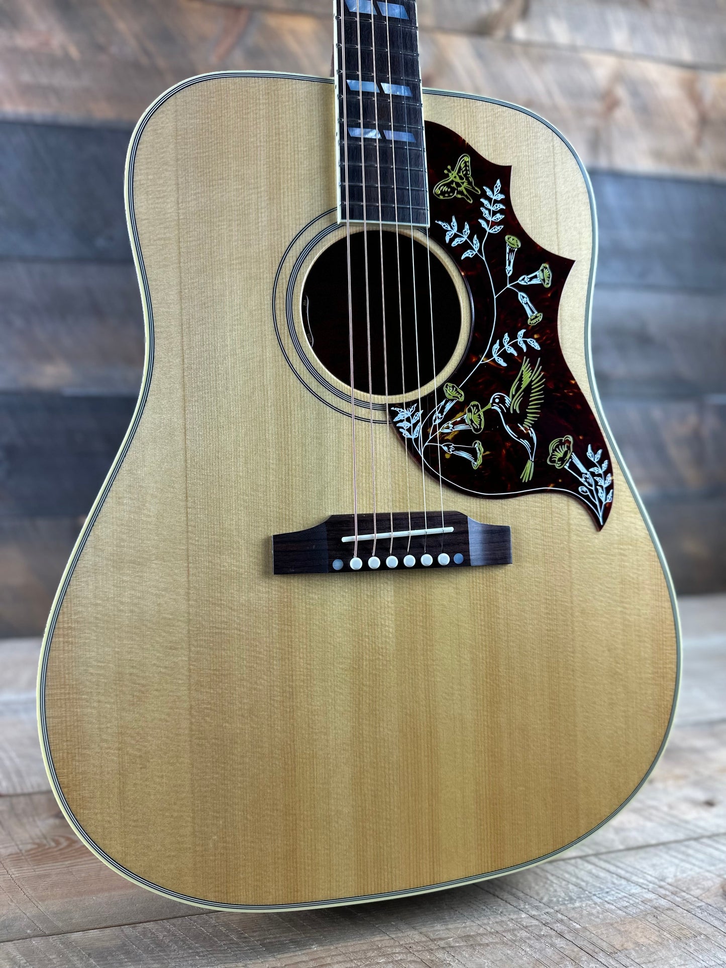 Used Gibson Hummingbird Original Acoustic-Electric Guitar - Antique Natural 20084096 Shop Display