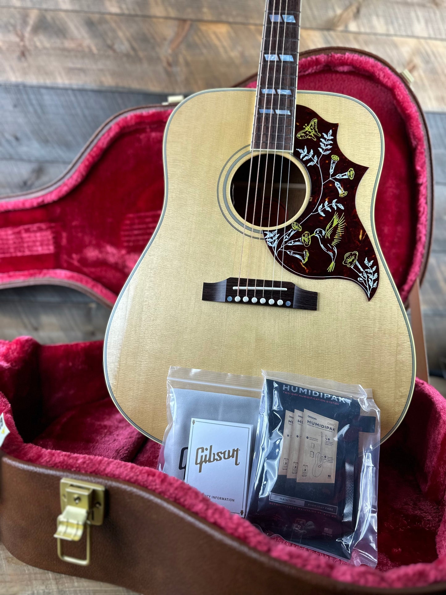 Used Gibson Hummingbird Original Acoustic-Electric Guitar - Antique Natural 23103087 Shop Display